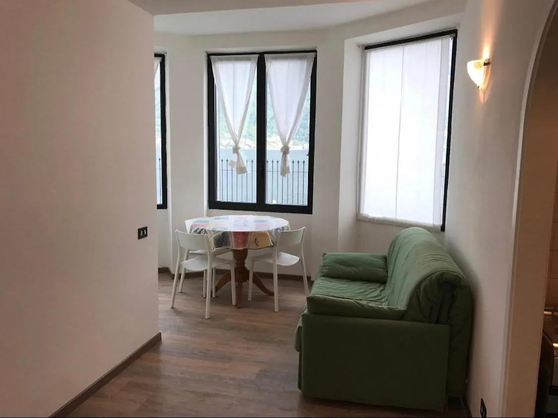 Delicious Apartment On Lakeside Colonno